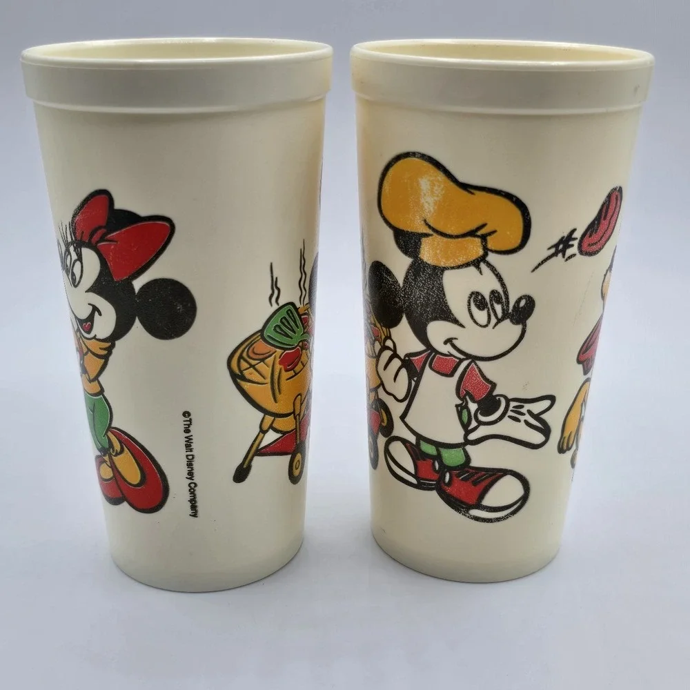 Lot of 2 Vintage Eagle Plastic Cups Walt Disney Mickey Mouse Donald Duck Pluto‎